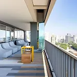 Vn Vergueiro Em Frente A Estacao De Metro