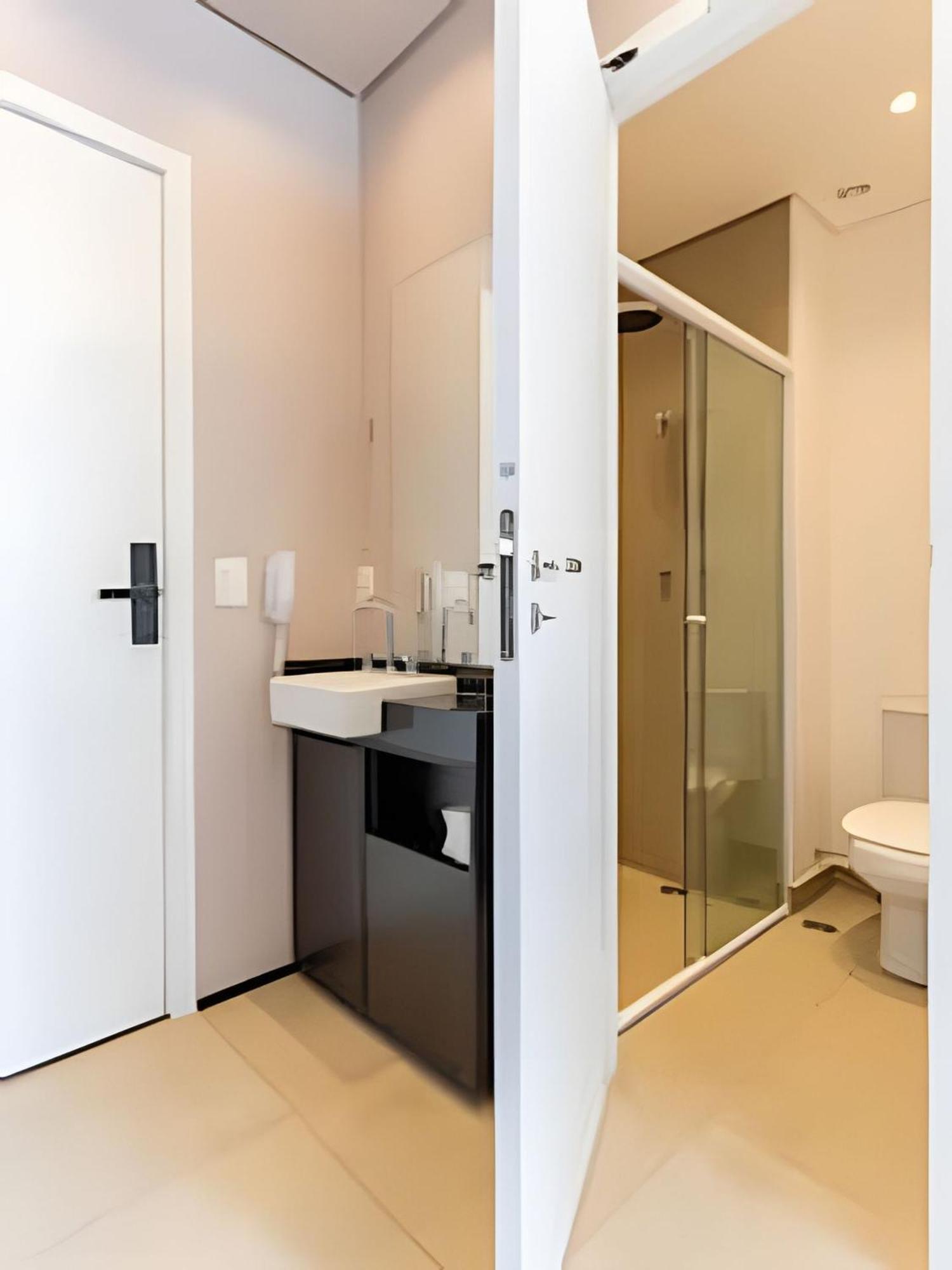 Apartamento Vn Vergueiro Em Frente A Estacao De Metro *